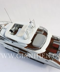 SUNSEEKER115 Sport Yacht