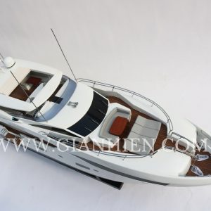 SUNSEEKER115 Sport Yacht