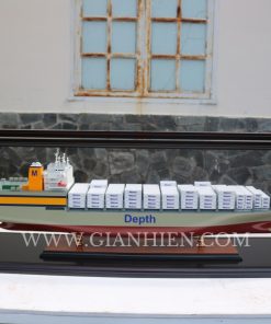 DISPLAY CASE FOR CONTAINER MATSON 100CM