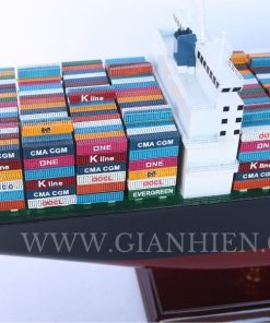 CONTAINER SHIP