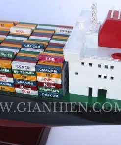 CONTAINER SHIP