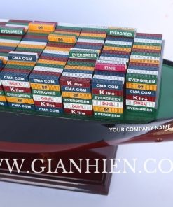 CONTAINER SHIP