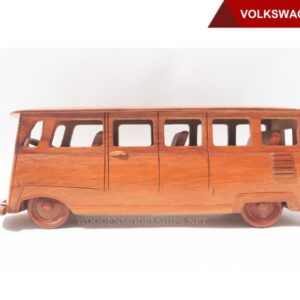 VOLKSWAGEN BUS-01