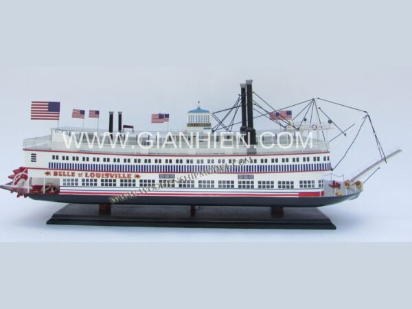 BELLE-OF-LOUISVILLE-STEAM-SHIP-01