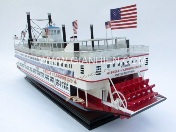 BELLE-OF-LOUISVILLE-STEAM-SHIP-04