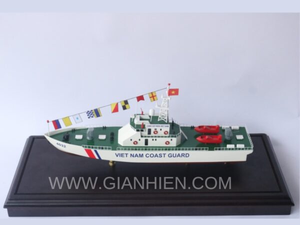 VIET-NAM-COAST-GUARD-4032-WITH-DISPLAY-CASE-07