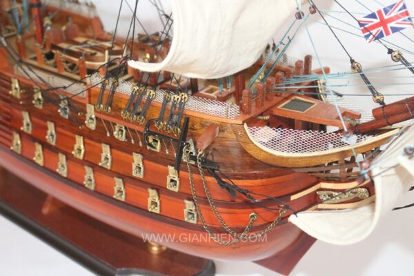 HMS VICTORY LORD HORATIO NELSON SHIP PAINT WITH LIGHTS-17