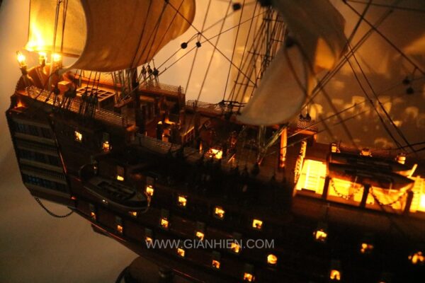 HMS VICTORY LORD HORATIO NELSON SHIP PAINT WITH LIGHTS-29