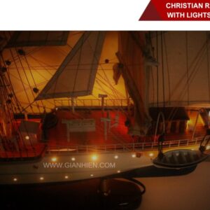 CHRISTIAN RADICH WITH LIGHTS-03