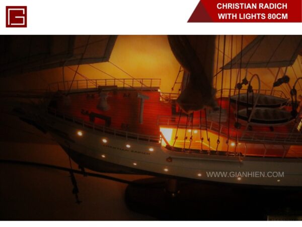 CHRISTIAN RADICH WITH LIGHTS-04