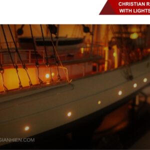 CHRISTIAN RADICH WITH LIGHTS-07