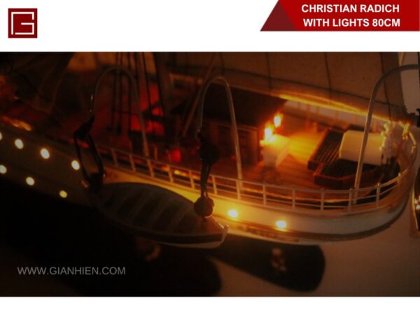 CHRISTIAN RADICH WITH LIGHTS-08