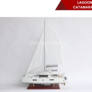 LAGOON 52 CATAMARAN-01