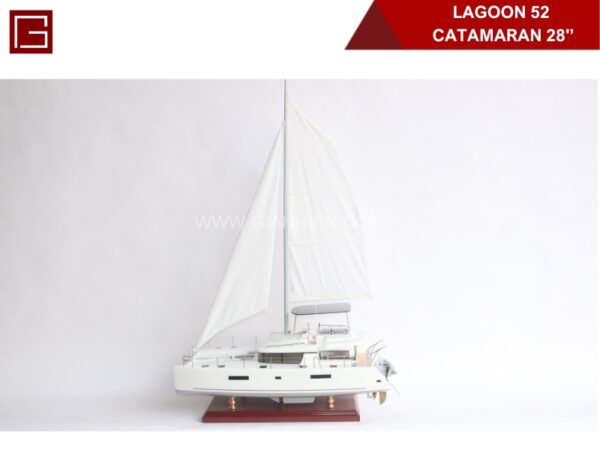 LAGOON 52 CATAMARAN-02