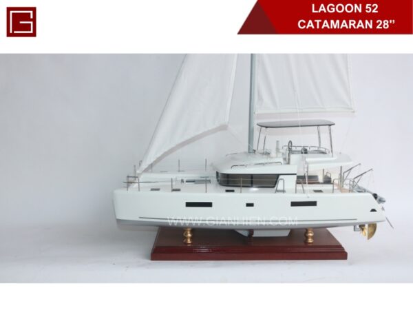 LAGOON 52 CATAMARAN-03