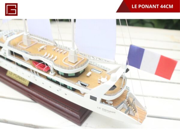 LE PONANT-07