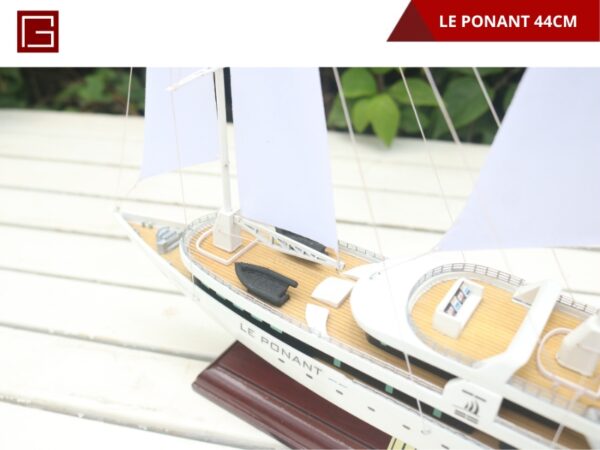 LE PONANT-08