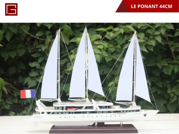 LE PONANT-11