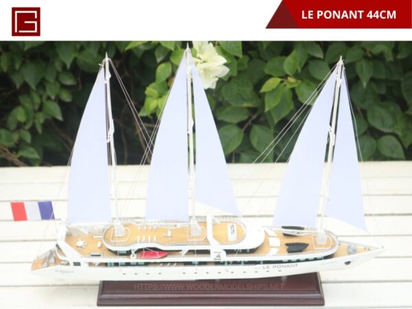 LE PONANT-12