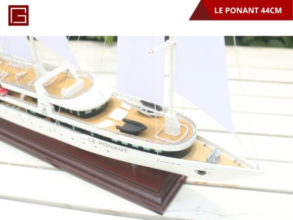 LE PONANT-13