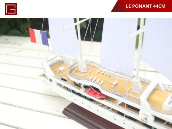 LE PONANT-14