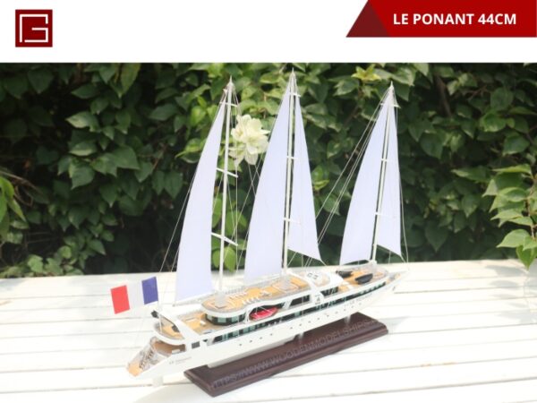 LE PONANT-16