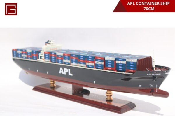 APL CONTAINER SHIP-17