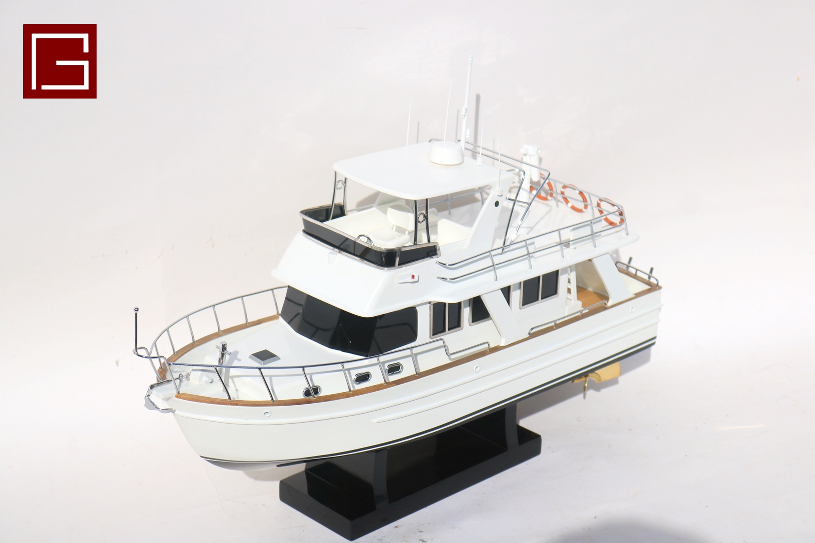 44ft Motor Yacht “Wave Dancer” (3)