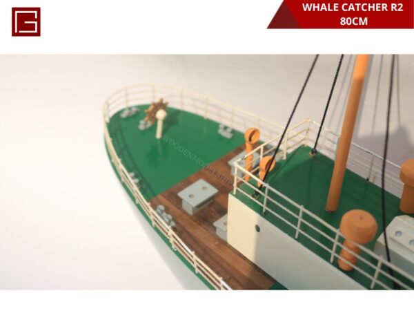 WHALE CATCHER R2-04