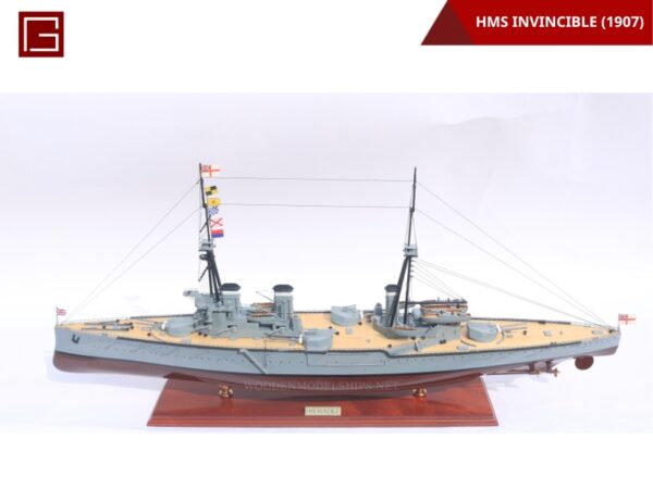 HMS Invincible (1907)-02