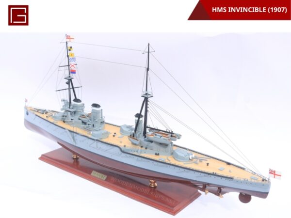 HMS Invincible (1907)-08