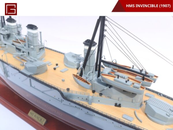 HMS Invincible (1907)-10