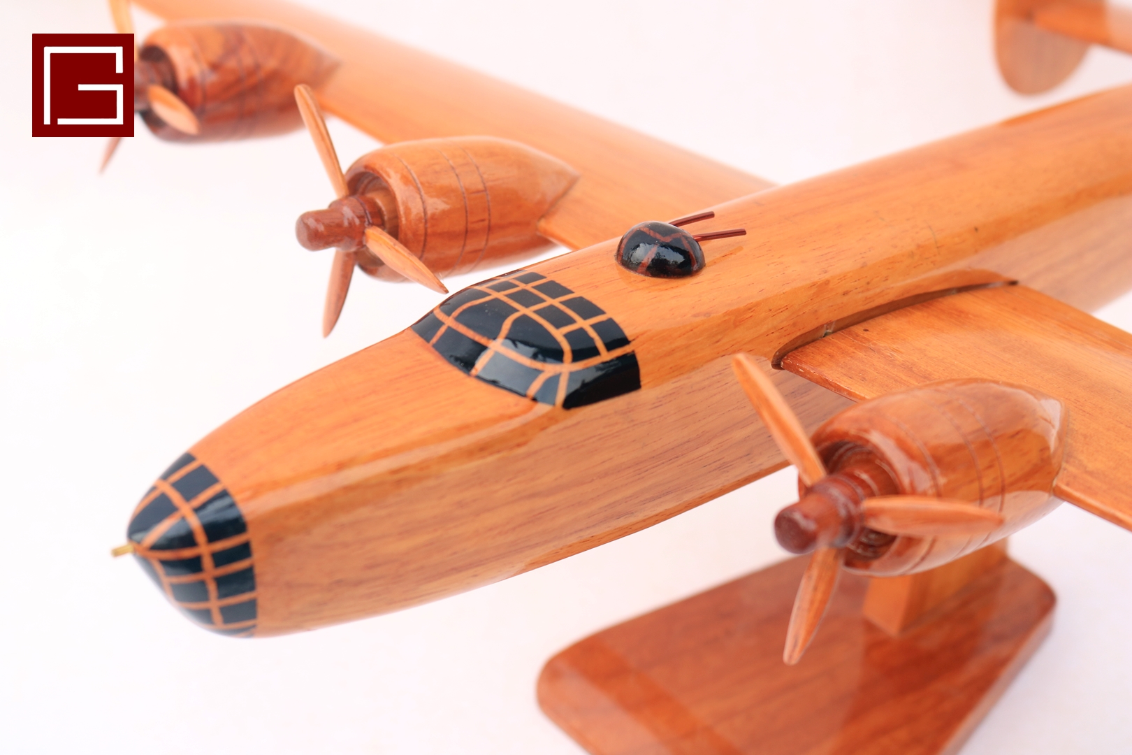B-25 MITCHELL WOODEN MODEL (3)