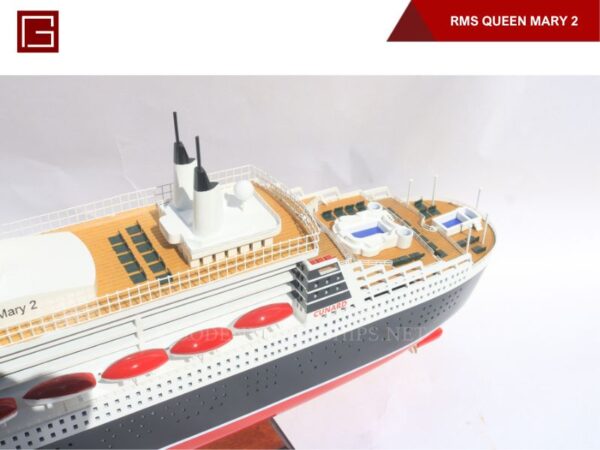 RMS Queen Mary 2-05