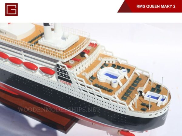 RMS Queen Mary 2-08