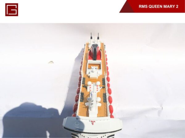RMS Queen Mary 2-12