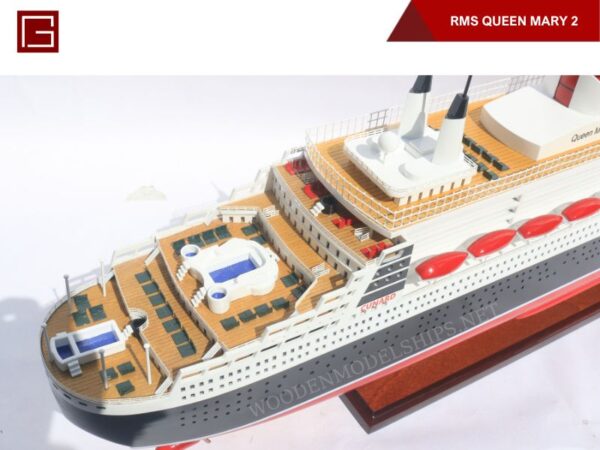 RMS Queen Mary 2-18