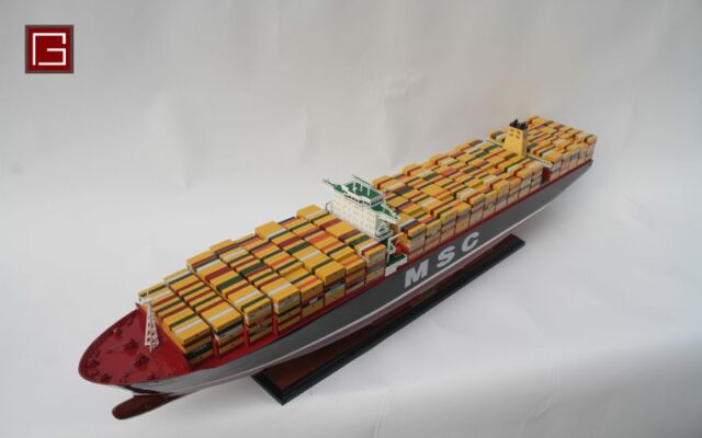 dieu-thu-vi-ve-nhung-thung-container-tren-tau-thuong-mai