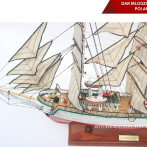 DAR MLODZIEZY 1982 POLAND-05