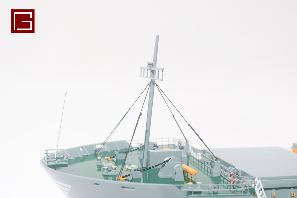LUCKY VOYAGER (4)