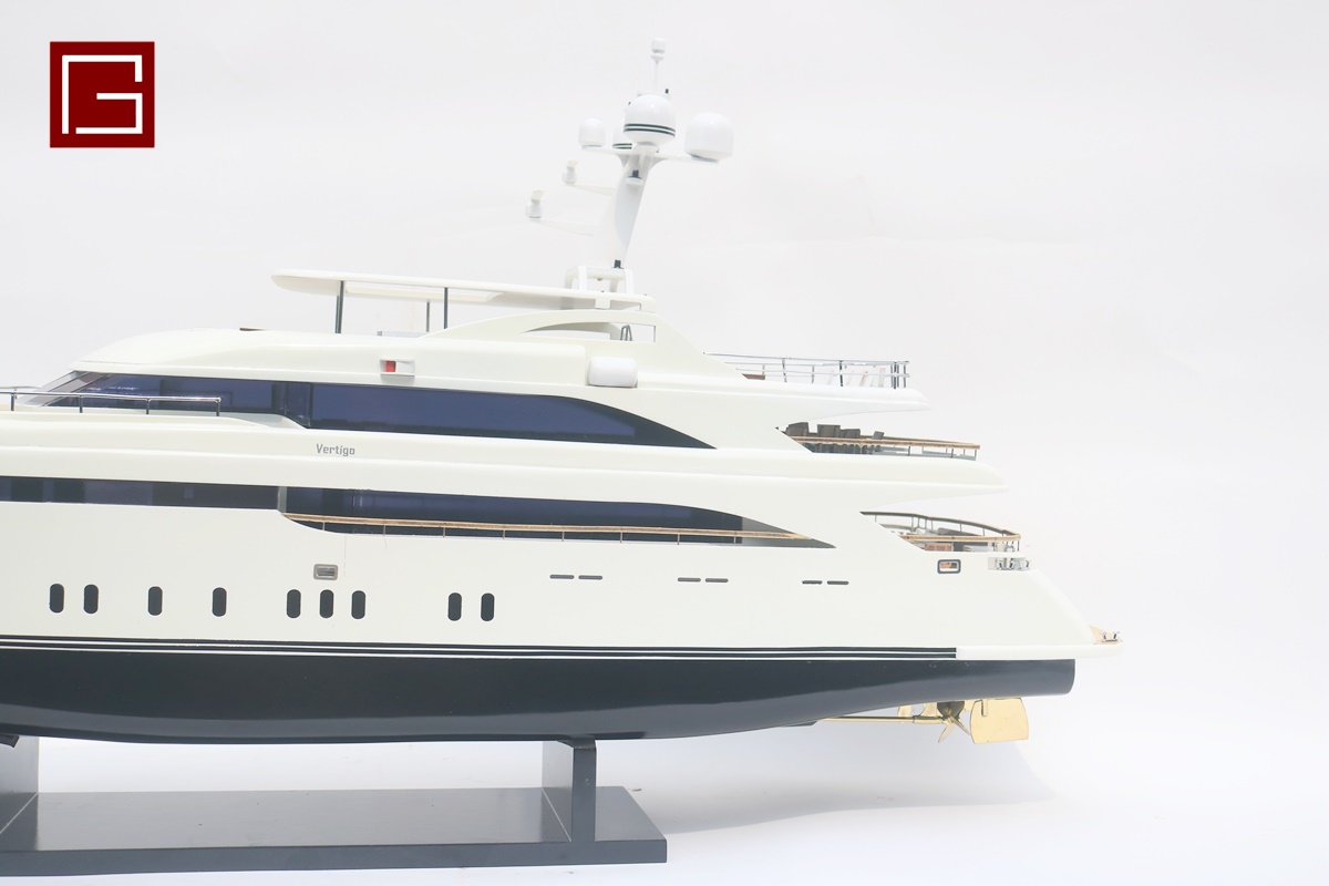 Motor Yacht Vertigo (2)