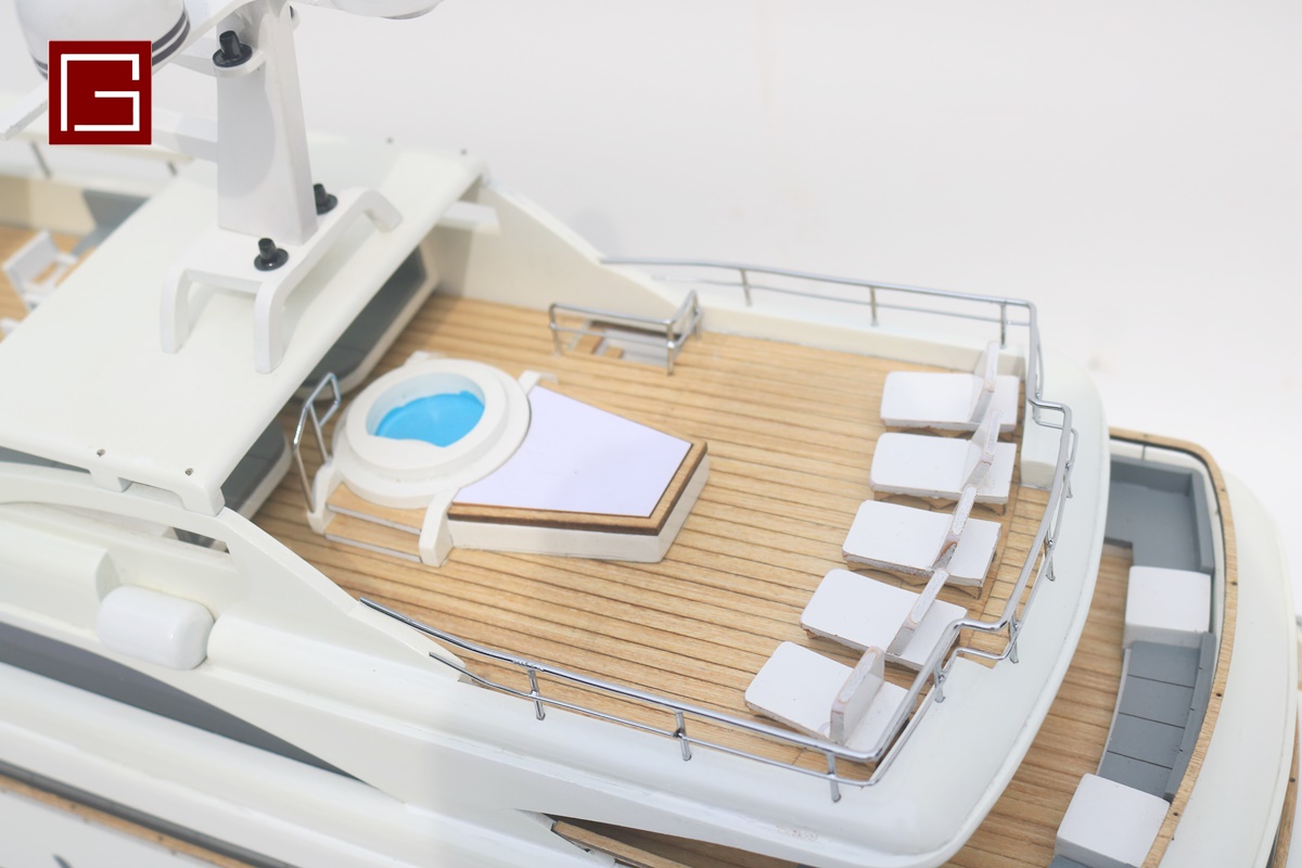 Motor Yacht Vertigo (5)