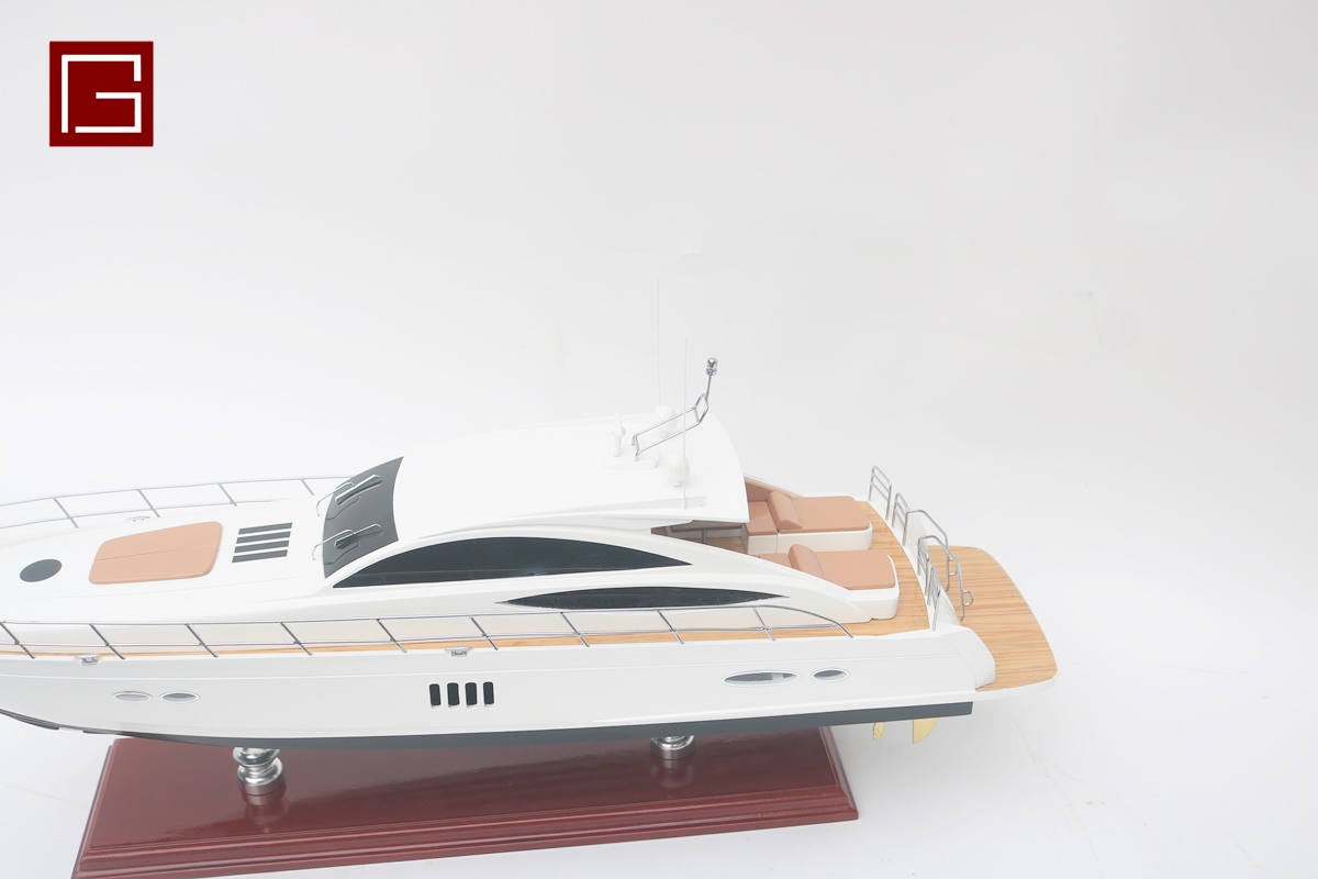 PRINCESS V70 (2)