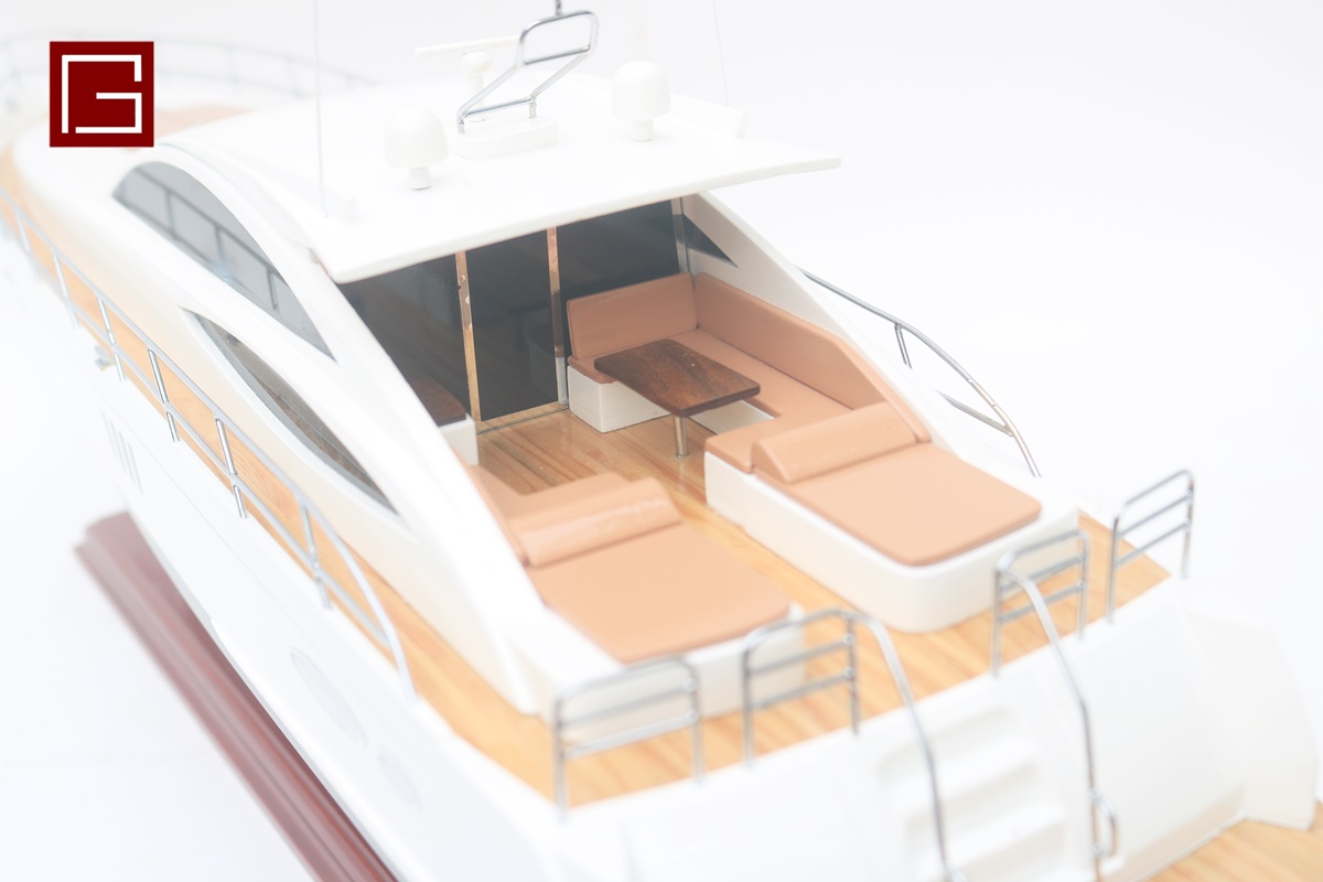 PRINCESS V70 (5)
