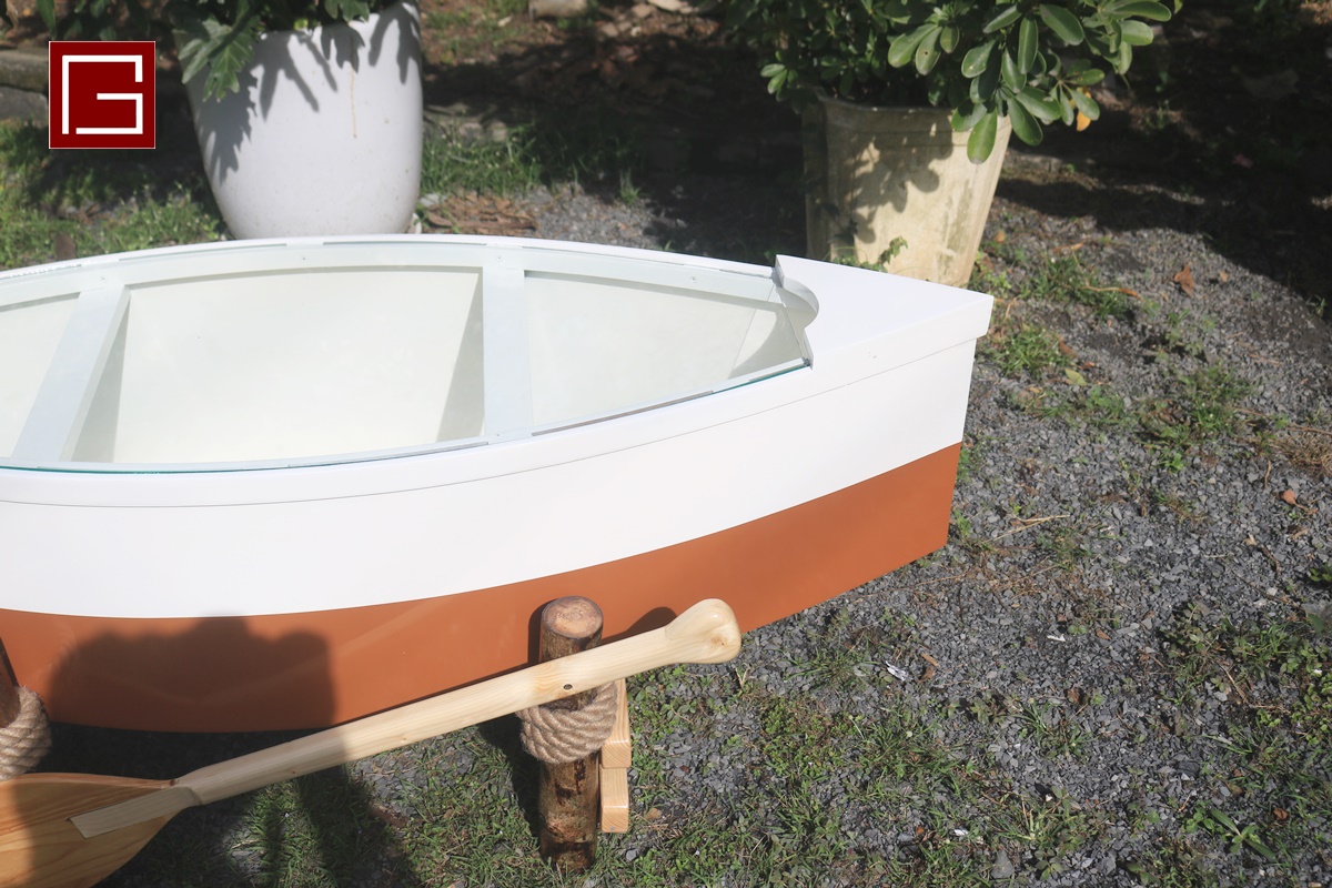 BOAT TABLE (WHITE BROWN) (2)