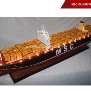MSC OLIVER WITH LIGHT-03