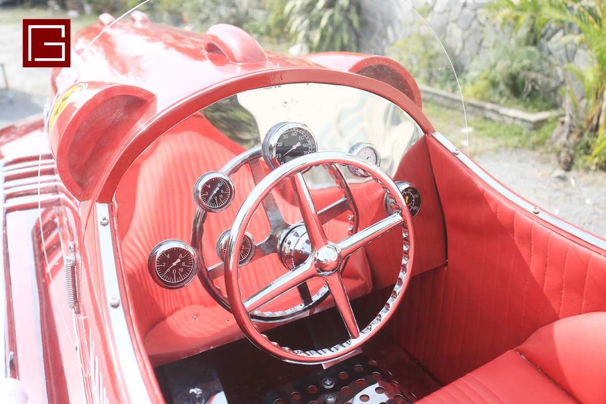 Ferrari Hydroplane, 1954 XXXL size (hull 316cm) (4)