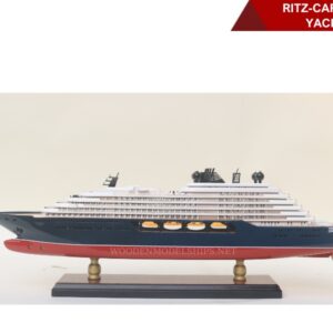 Ritz-Carlton Yacht-01