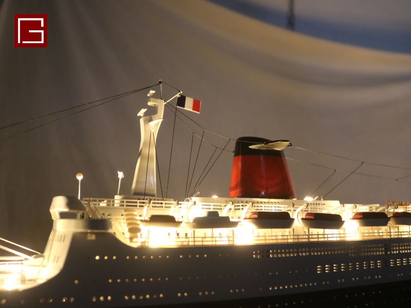 SS FRANCE SPECIAL EDITION WITH LIGHTS-16