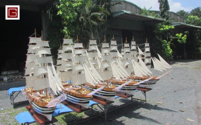 da-mat-voi-nhung-sieu-pham-mo-hinh-tau-thuyen-lon-tai-showroom-gia-nhien